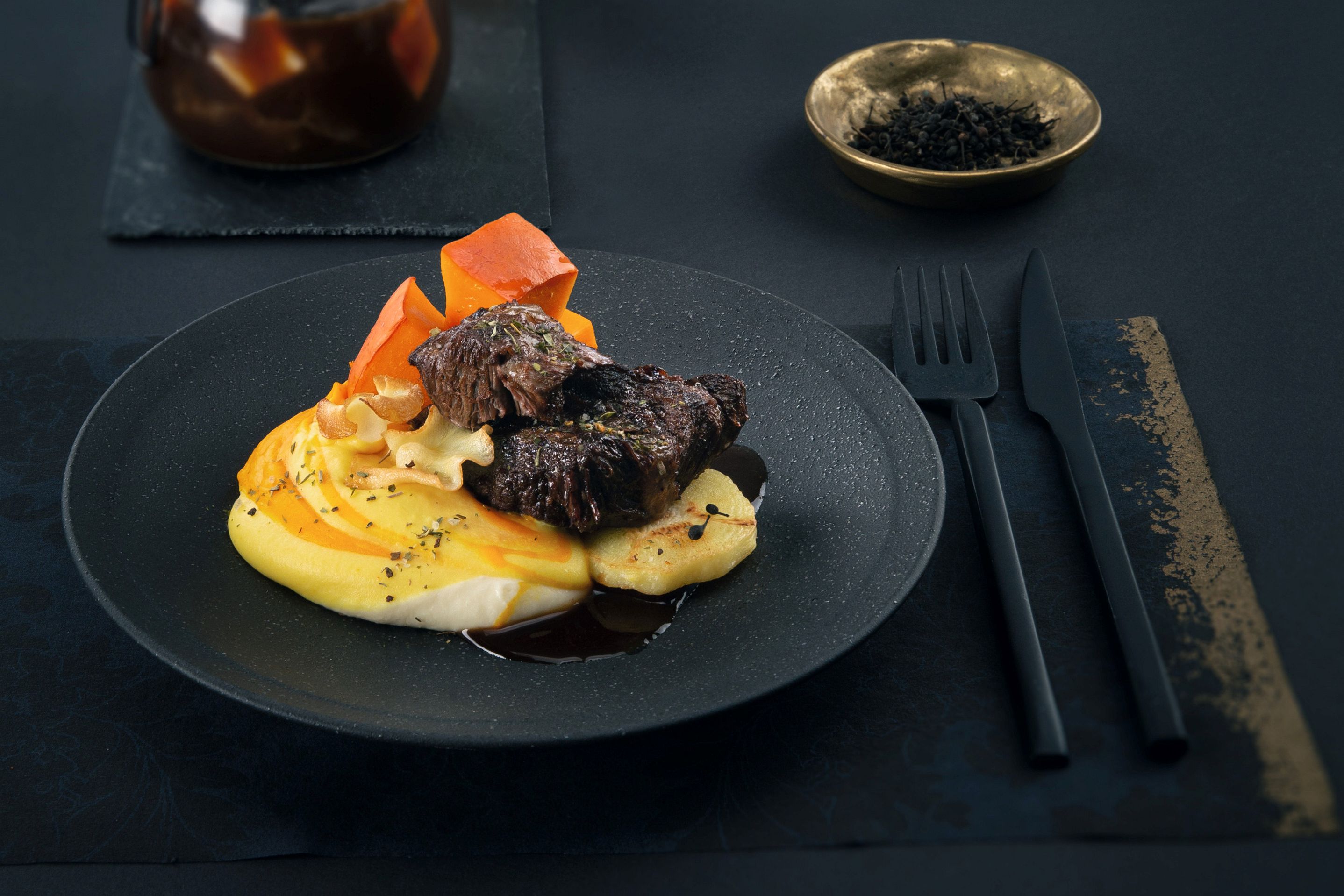 Geschmorte Kalbsbackerl – Rezepte – Kulinarik – WIBERG