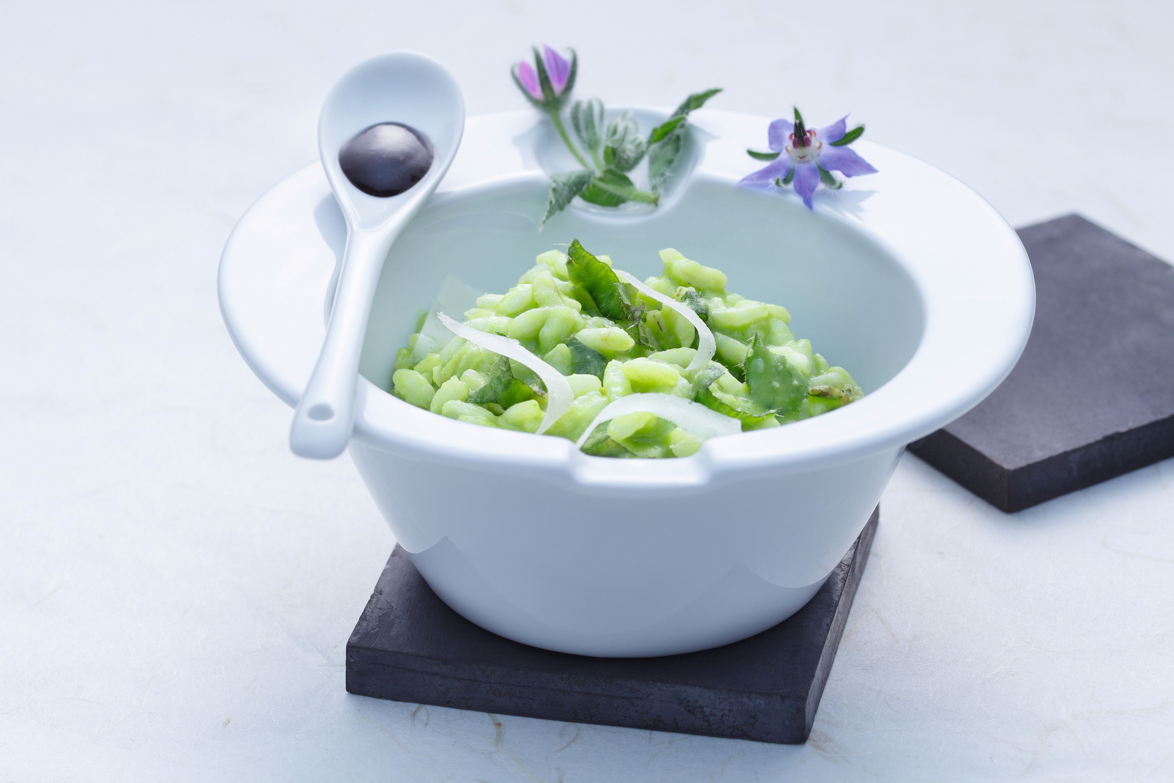 Bärlauchrisotto mit Erbsen, Schinken und Parmesan