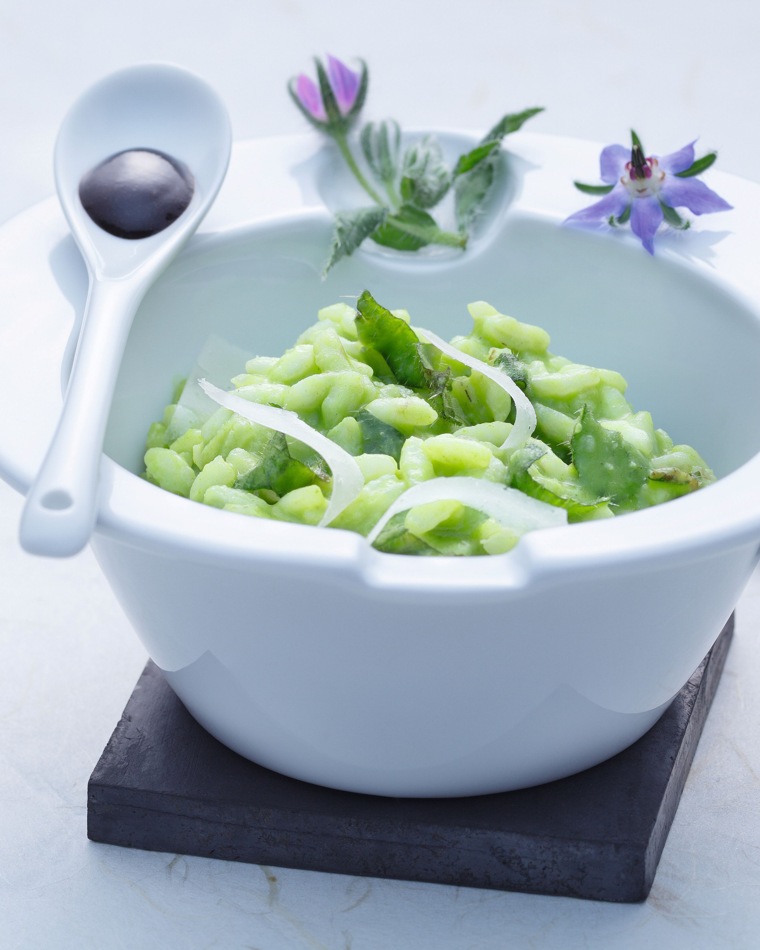 Bärlauchrisotto mit Erbsen, Schinken und Parmesan