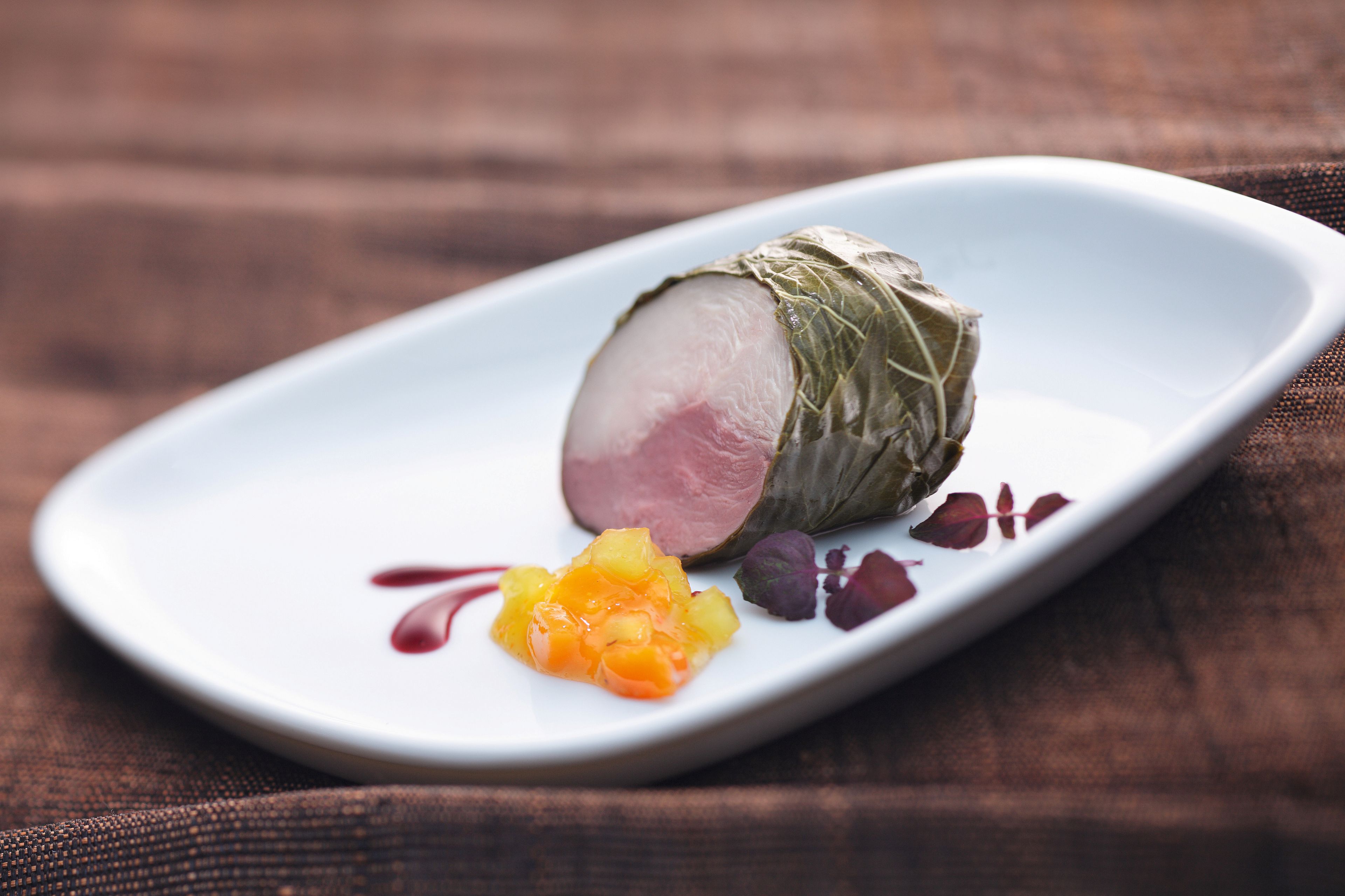 Galantine von Reh und Fasan im Weinblatt