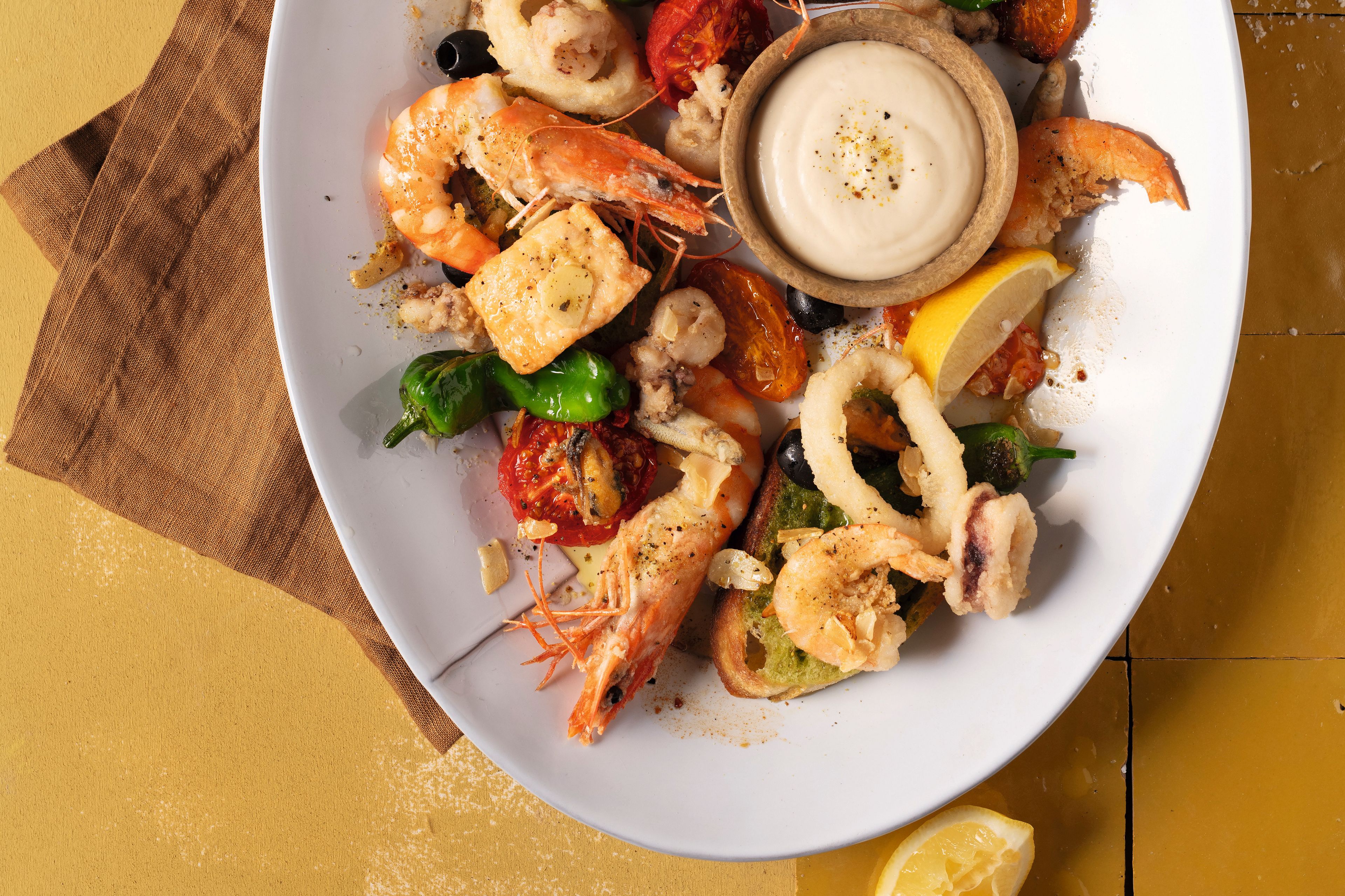 Fritto Misto mit Kräuterbaguette und Aioli – Rezepte – Kulinarik – WIBERG
