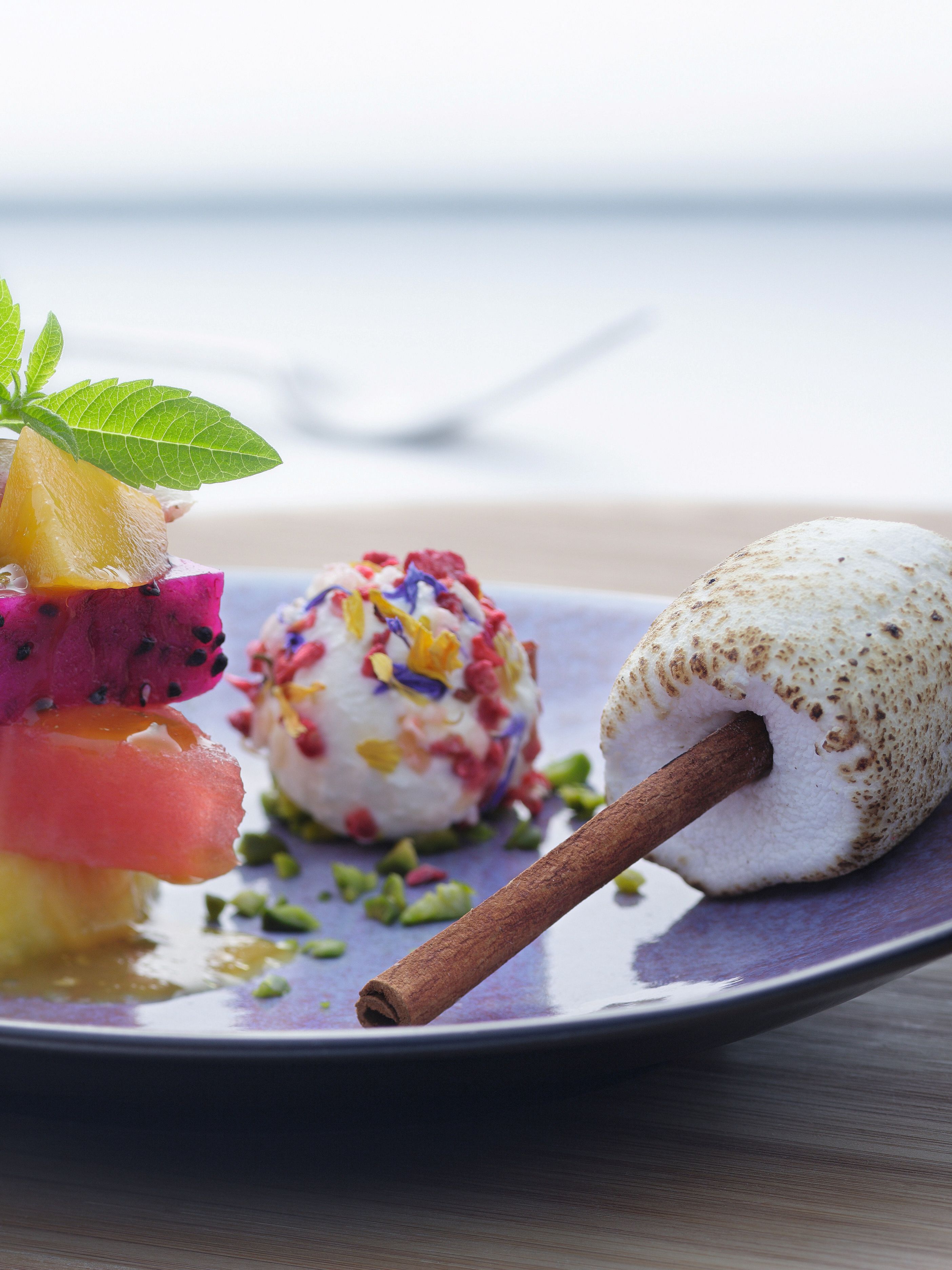 Topfenknödel mit Hollunderblüten